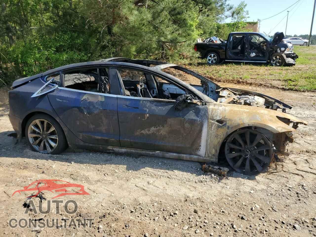 TESLA MODEL 3 2018 - 5YJ3E1EB7JF117575
