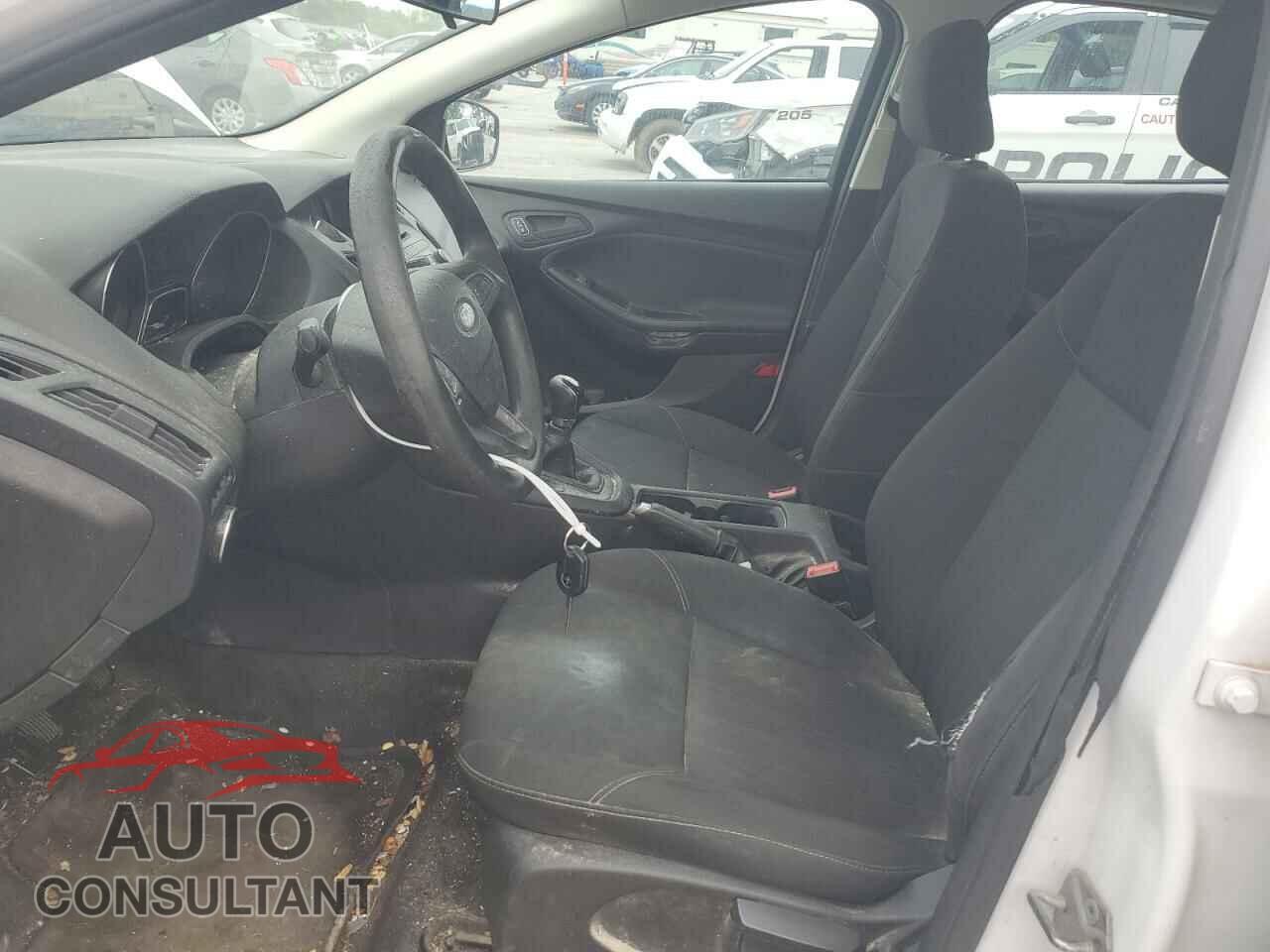 FORD FOCUS 2017 - 1FADP3E28HL270909