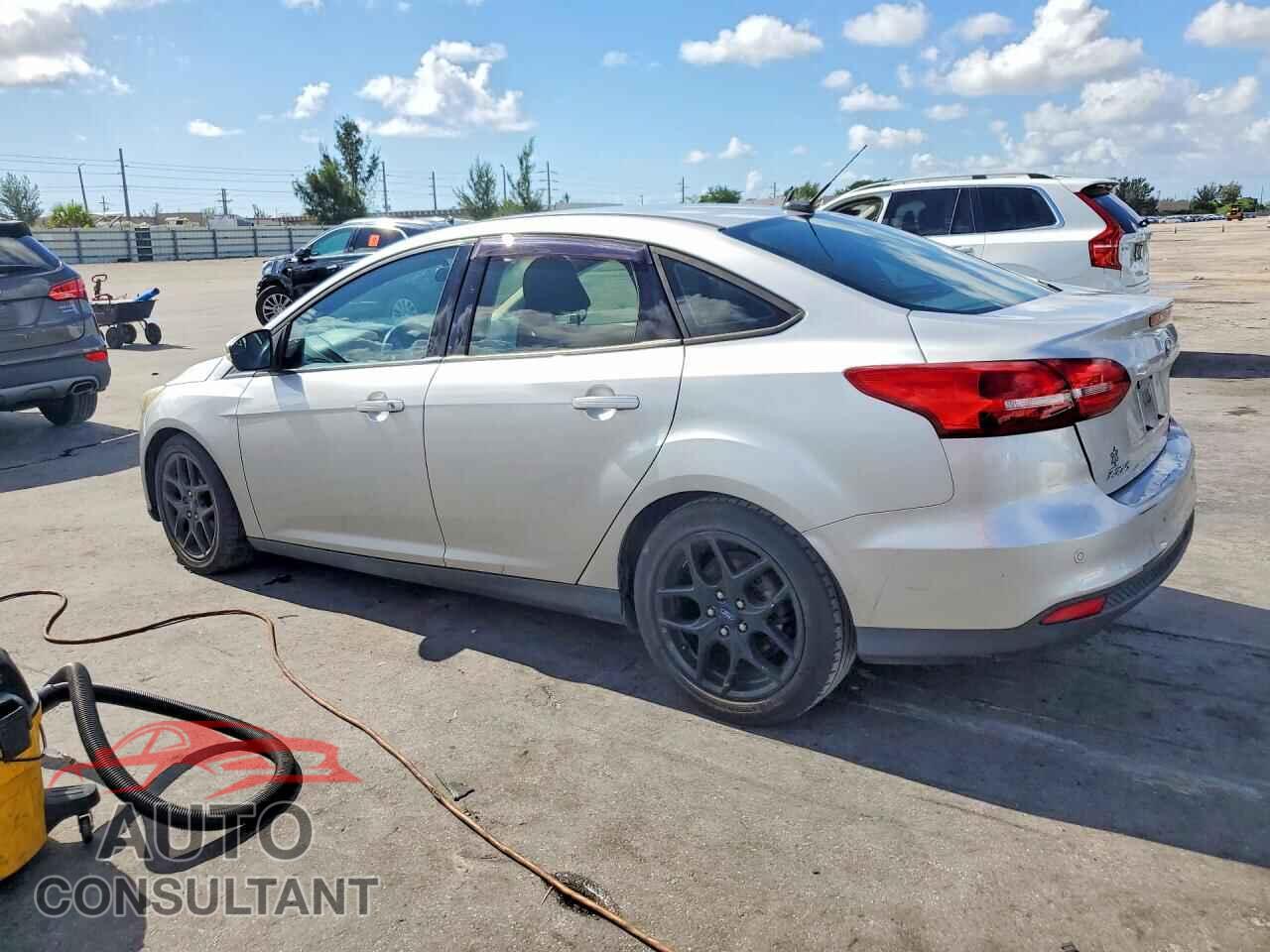 FORD FOCUS 2016 - 1FADP3F24GL332240