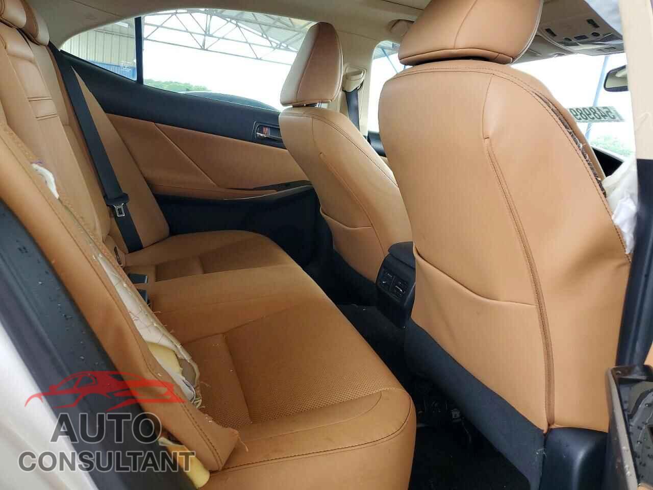 LEXUS IS 2016 - JTHBA1D28G5004087