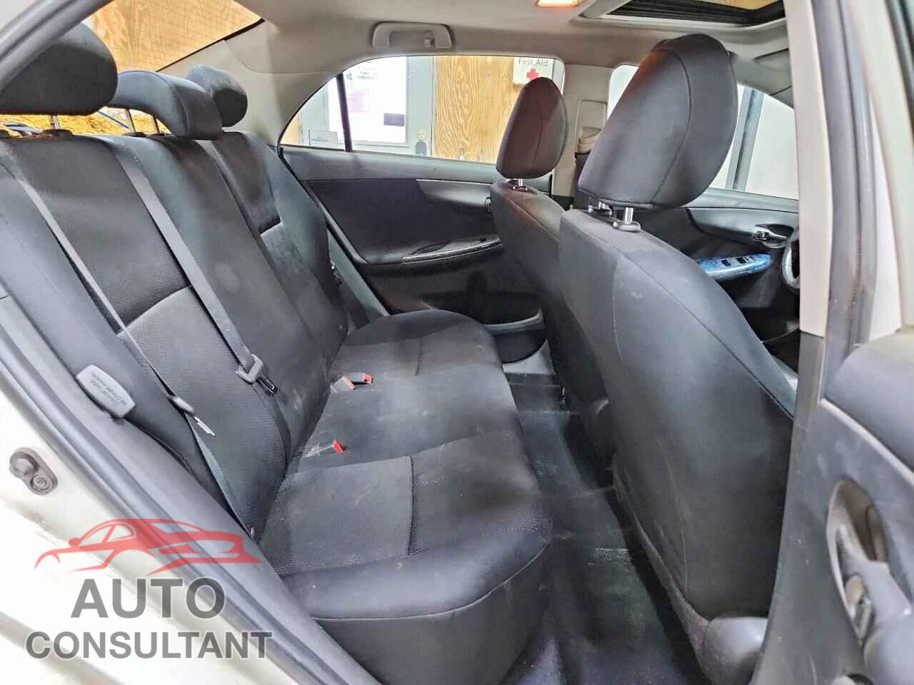 TOYOTA COROLLA 2010 - 1NXBU4EE4AZ239727