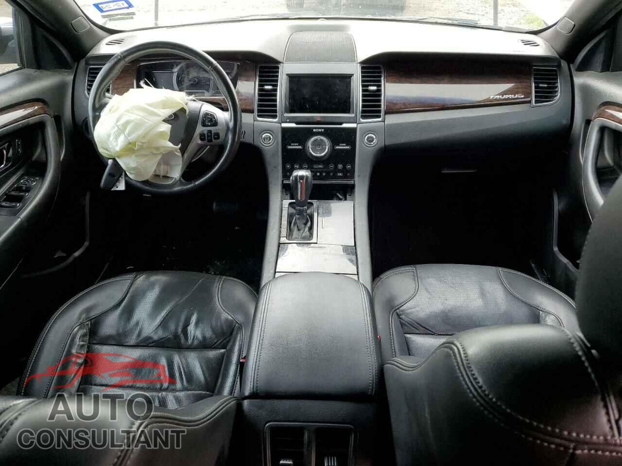 FORD TAURUS 2019 - 1FAHP2F89KG111105