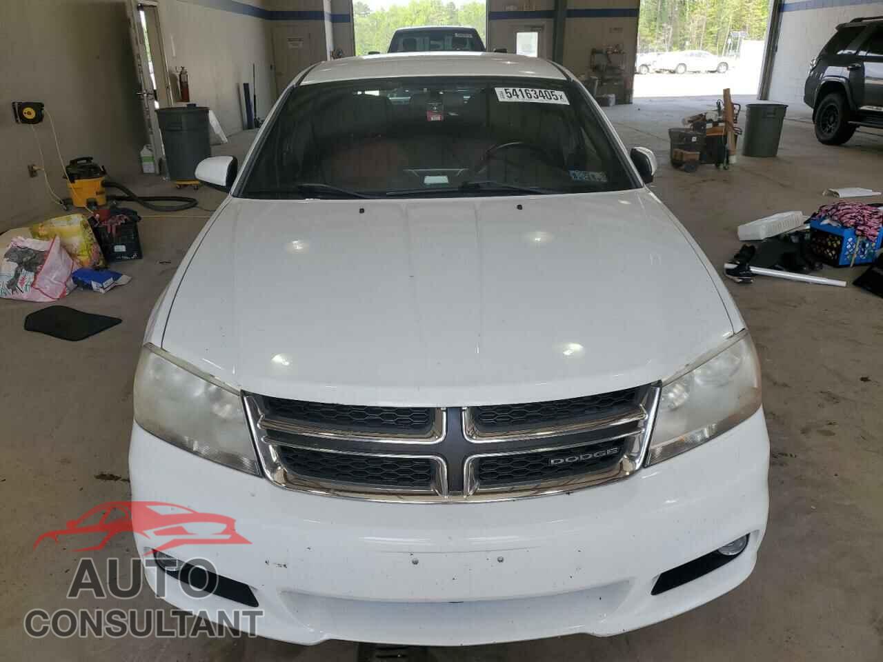 DODGE AVENGER 2011 - 1B3BD1FG4BN551983
