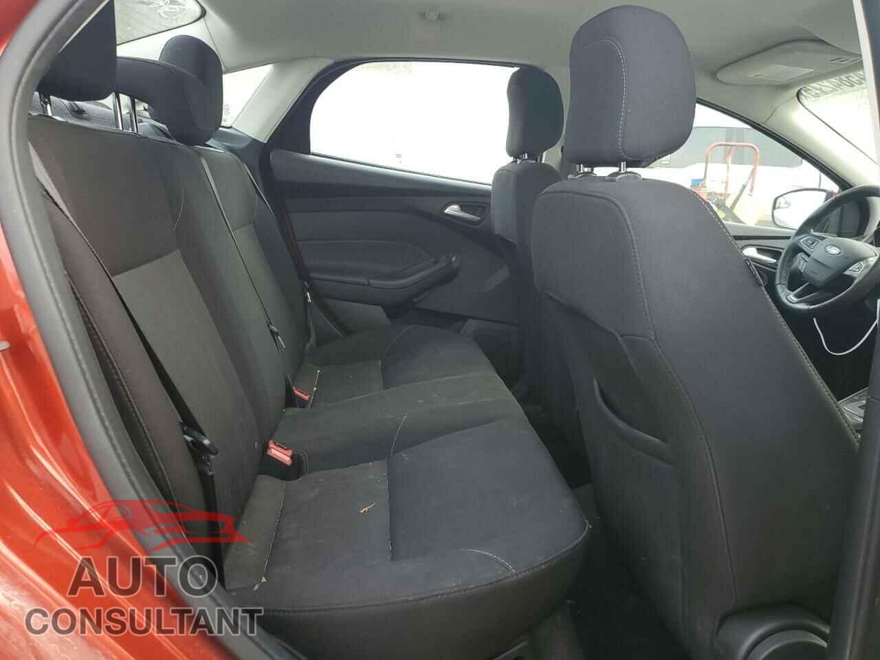 FORD FOCUS 2018 - 1FADP3FE4JL322468