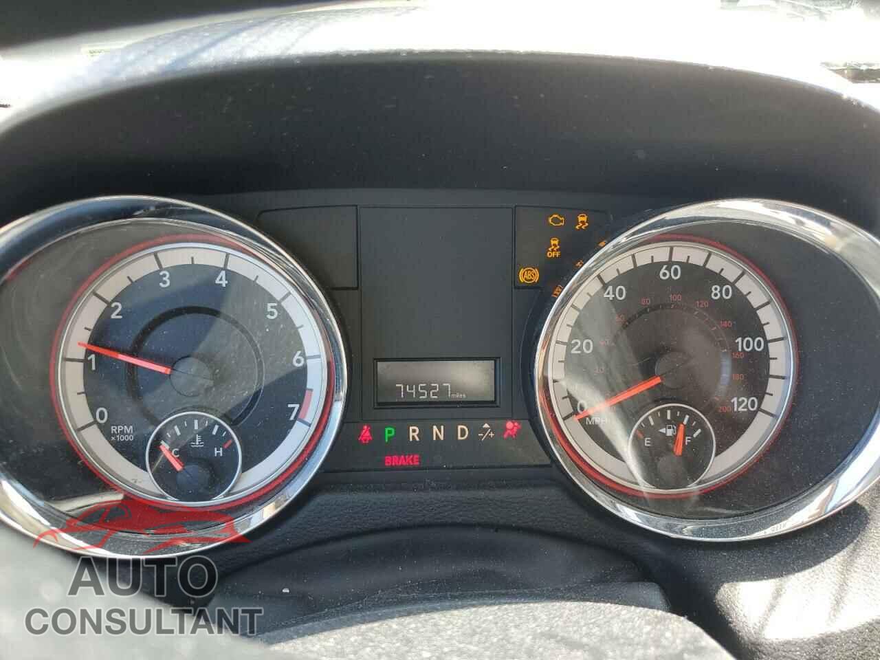 DODGE CARAVAN 2015 - 2C4RDGBG0FR686845