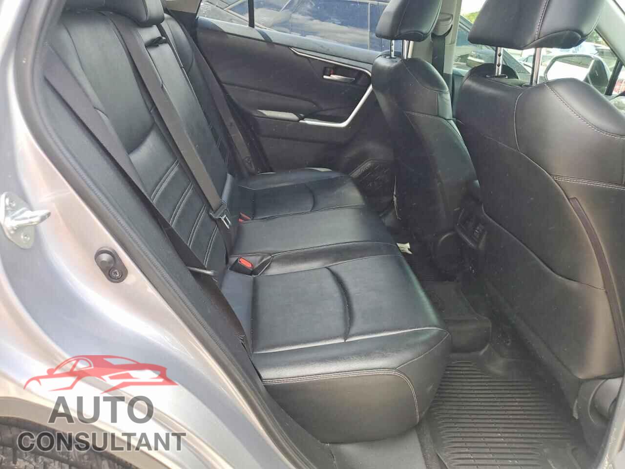 TOYOTA RAV4 2019 - JTMC1RFV2KD504773