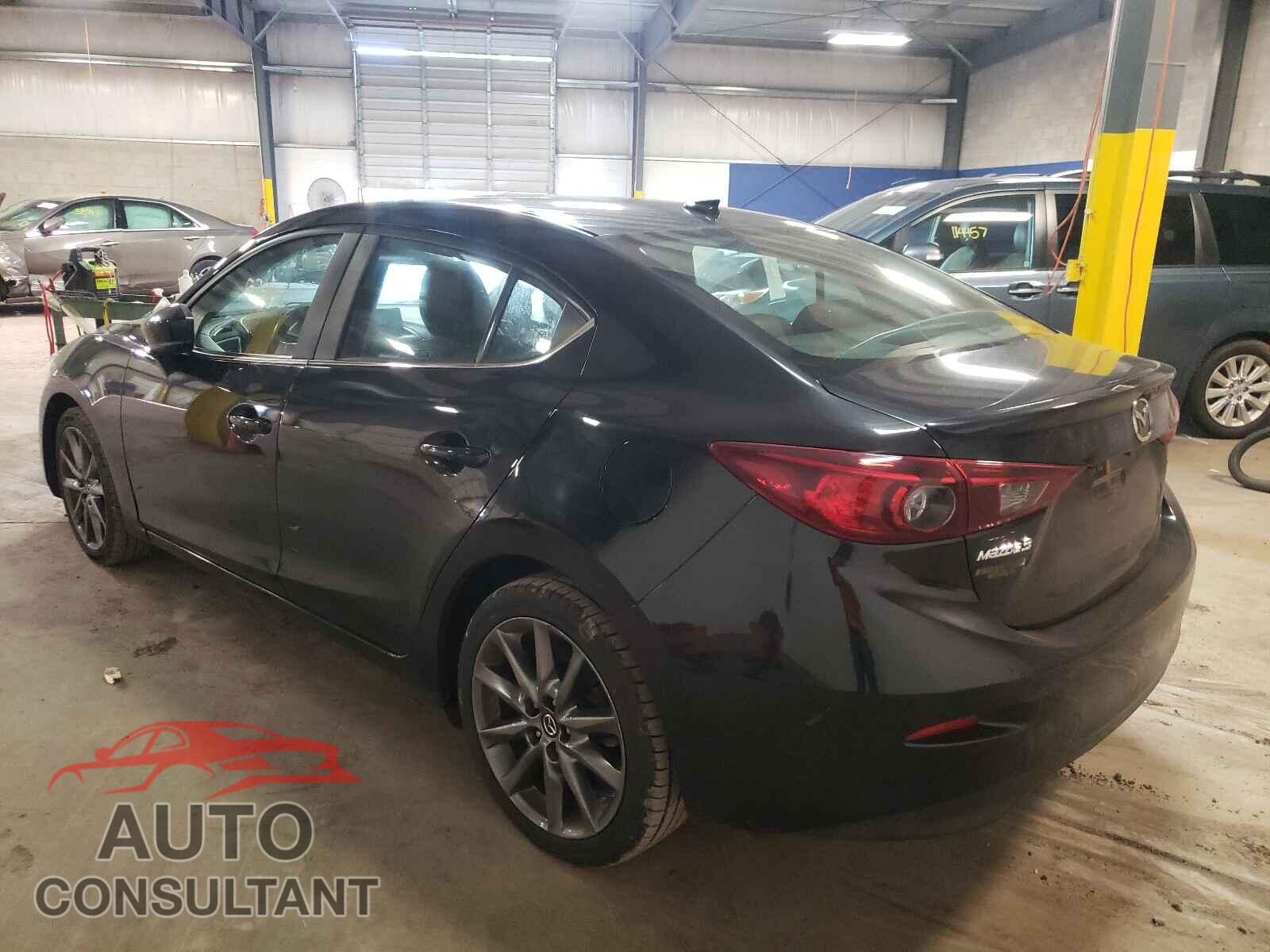 MAZDA 3 2018 - 3MZBN1V37JM169740