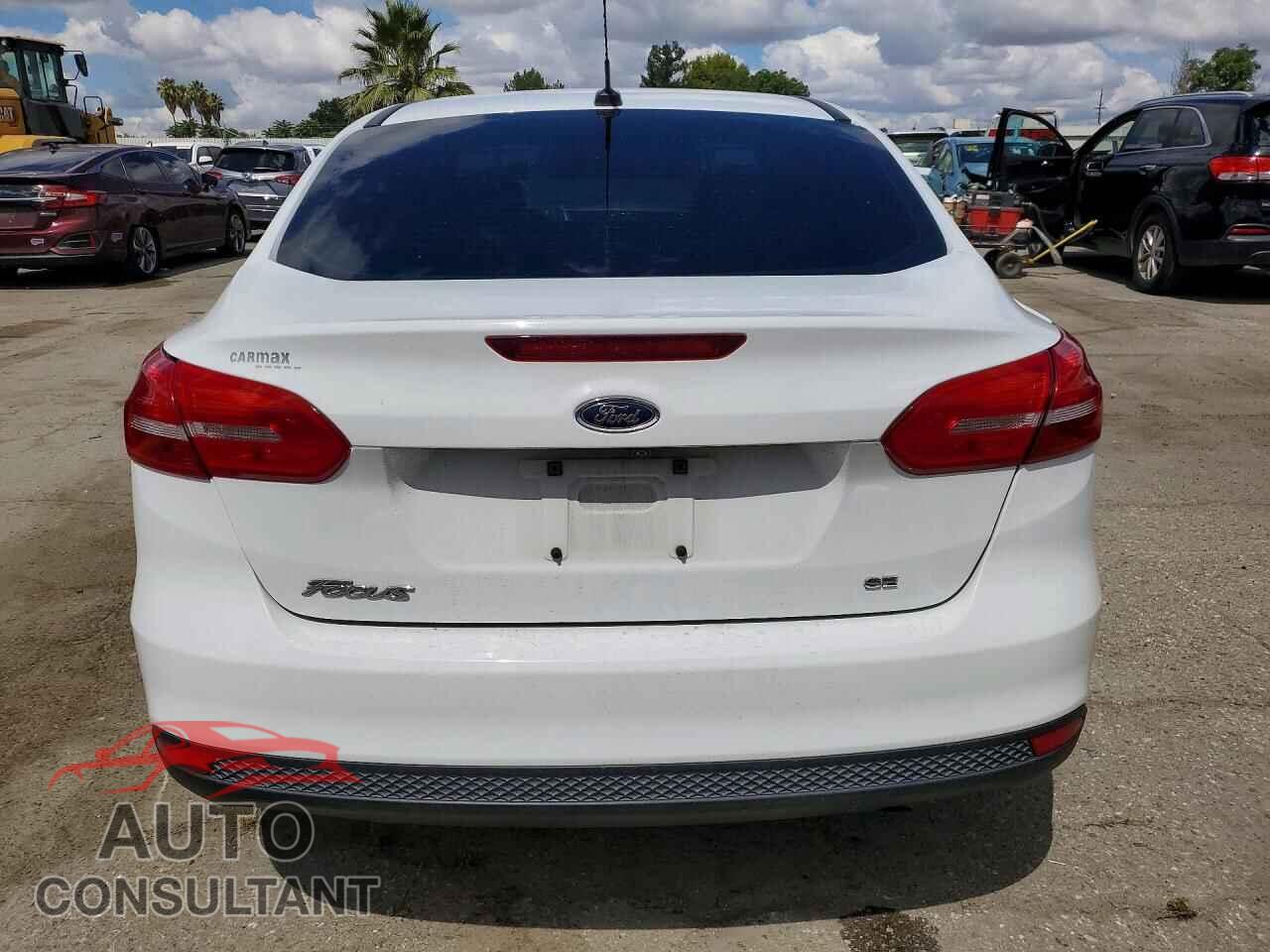FORD FOCUS 2017 - 1FADP3F28HL223183