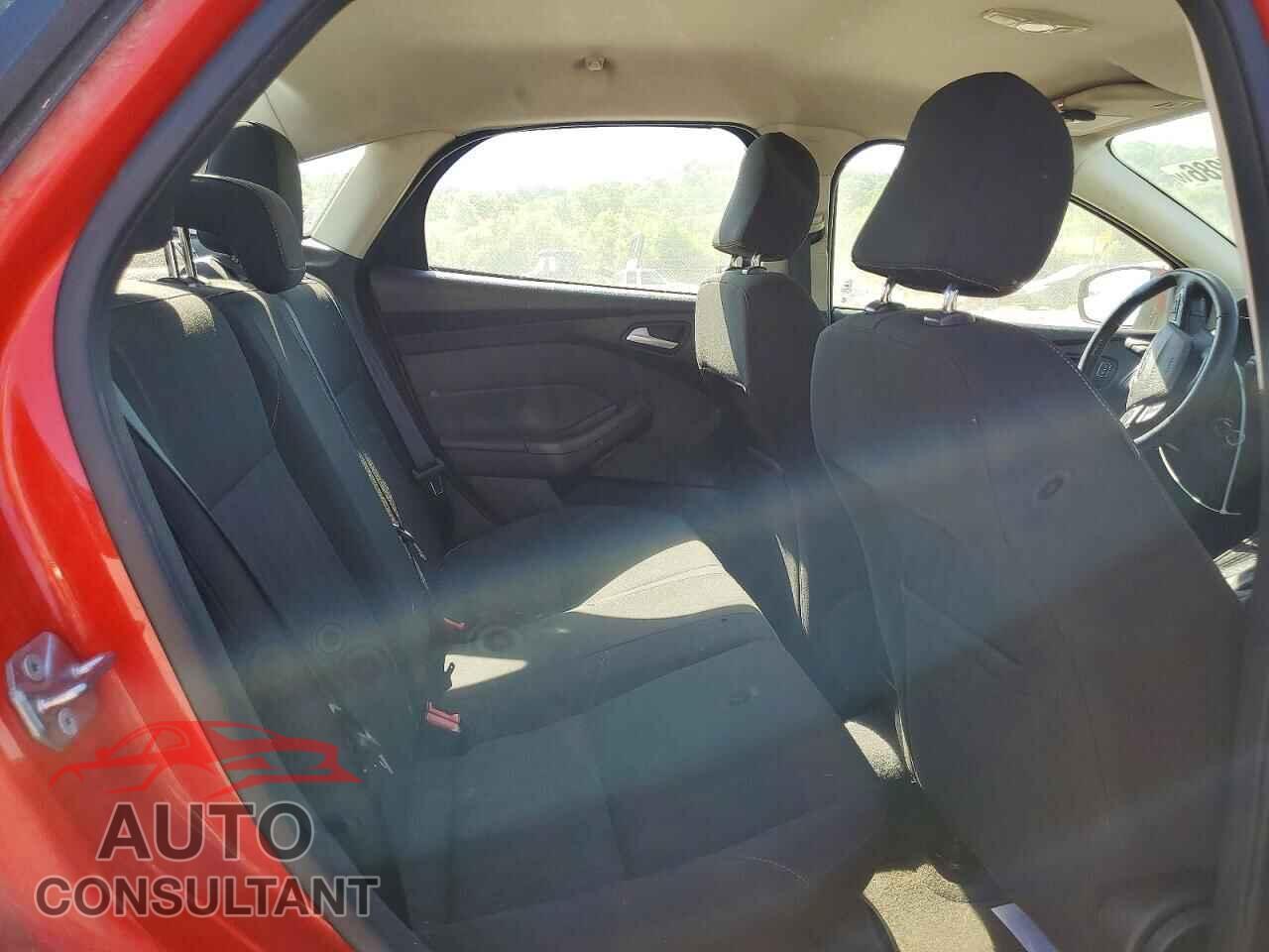FORD FOCUS 2015 - 1FADP3F21FL215634