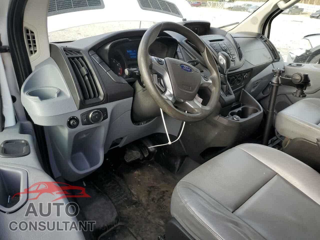 FORD TRANSIT 2018 - 1FTYE1ZM5JKA22601