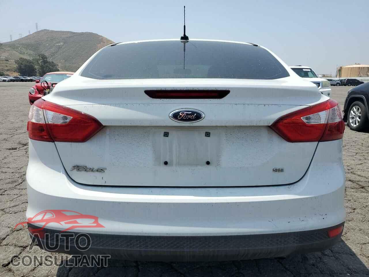 FORD FOCUS 2014 - 1FADP3F2XEL112632