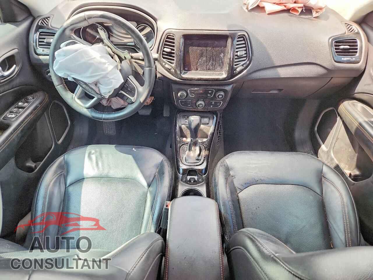 JEEP COMPASS 2018 - 3C4NJCCB6JT357883