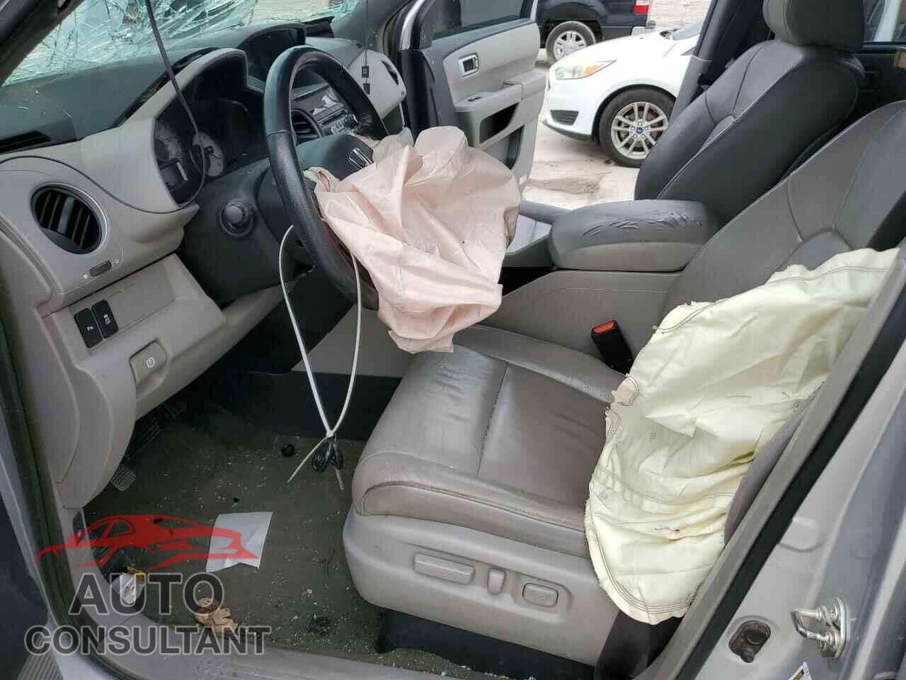 HONDA PILOT 2015 - 5FNYF4H92FB009966
