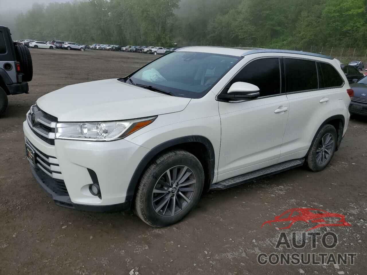 TOYOTA HIGHLANDER 2018 - 5TDKZRFH7JS531789