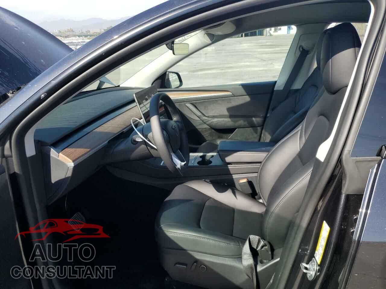 TESLA MODEL Y 2025 - 7SAYGDED2SF215033