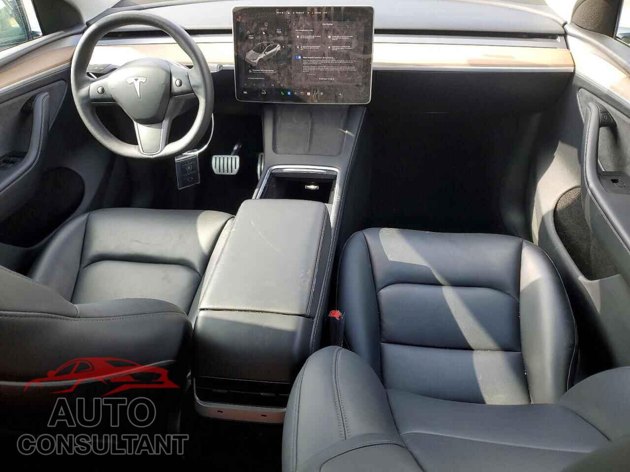 TESLA MODEL Y 2024 - 7SAYGDEF8RA306025