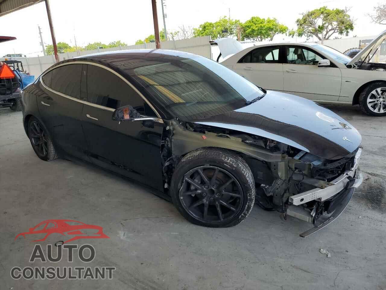 TESLA MODEL 3 2018 - 5YJ3E1EA8JF012552