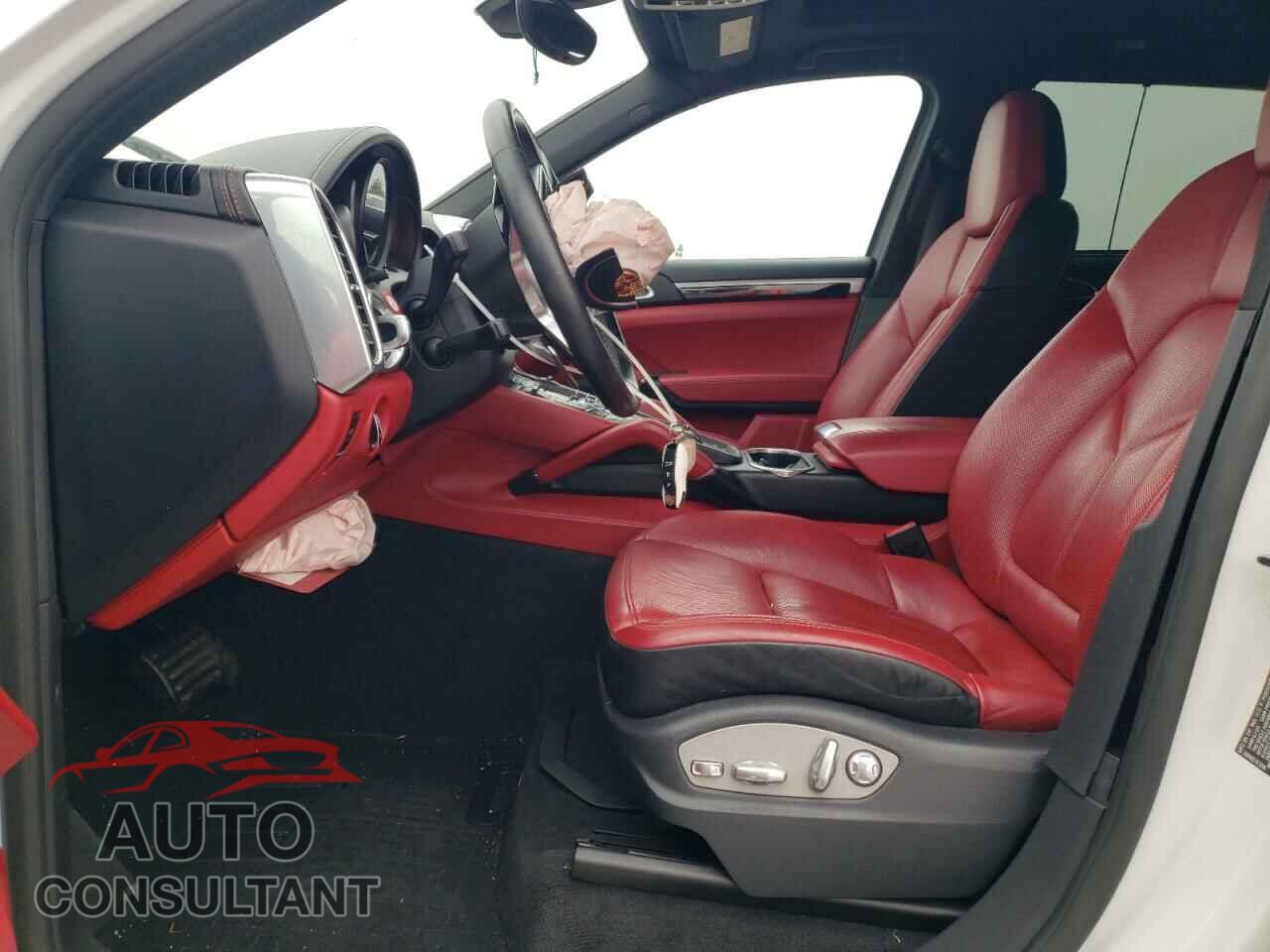 PORSCHE CAYENNE 2016 - WP1AA2A23GLA00403