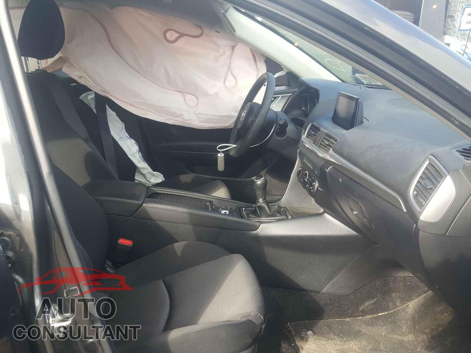 MAZDA 3 2017 - 3MZBN1U79HM155305