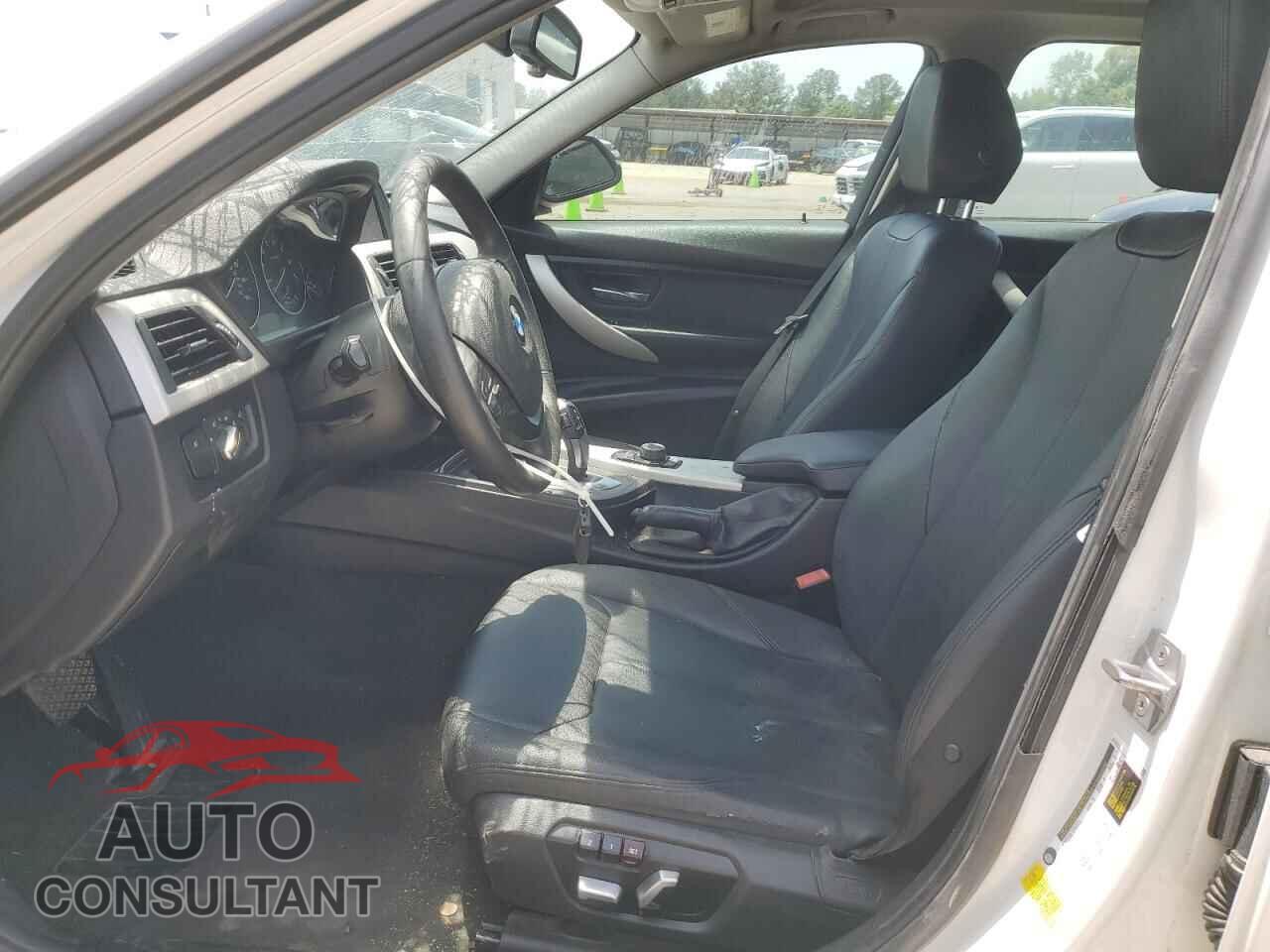 BMW 3 SERIES 2018 - WBA8A9C58JAH14191