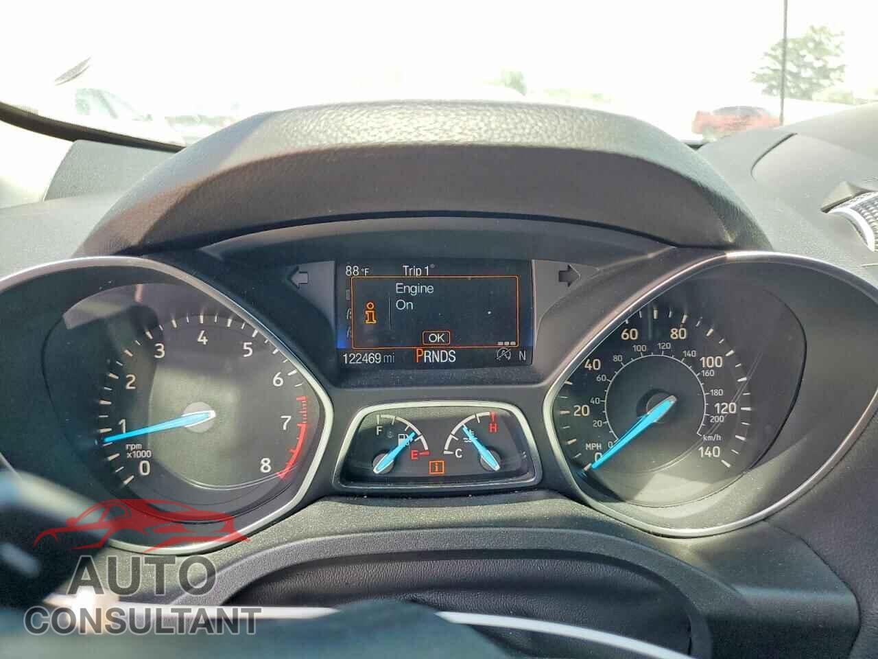 FORD ESCAPE 2017 - 1FMCU9J91HUD54595