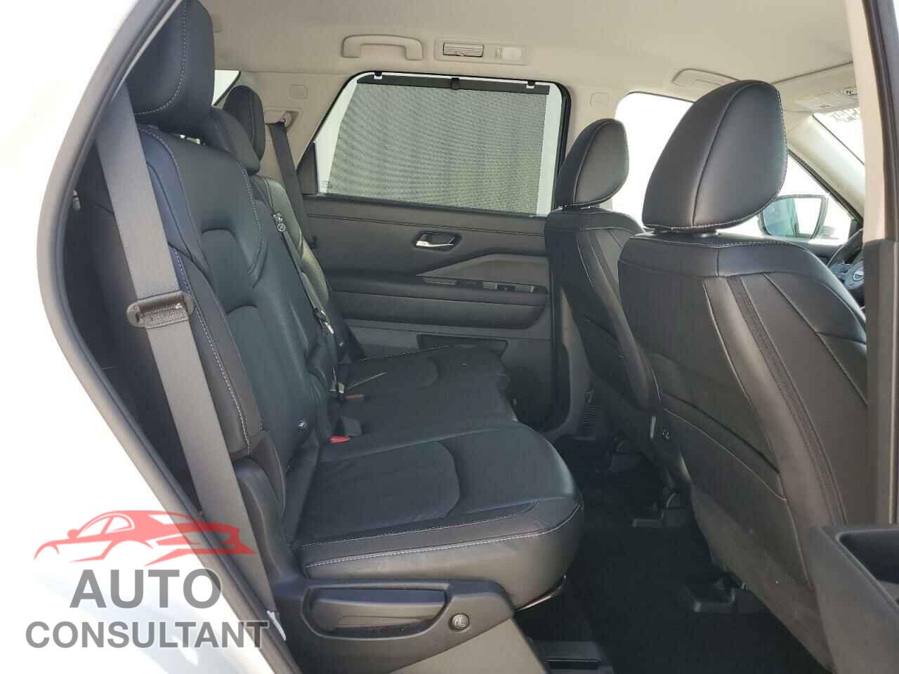 NISSAN PATHFINDER 2023 - 5N1DR3CA7PC261126