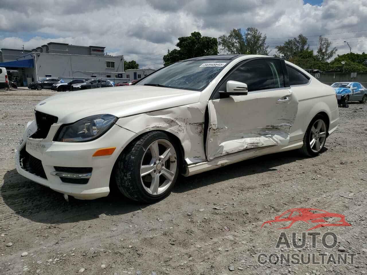 MERCEDES-BENZ C-CLASS 2013 - WDDGJ4HB8DG031492