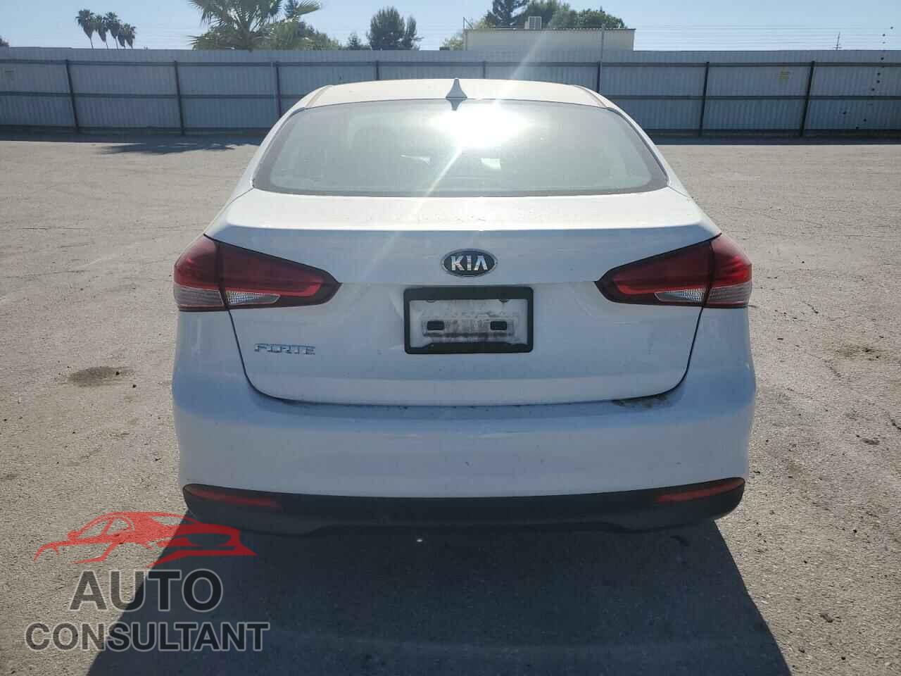 KIA FORTE 2017 - 3KPFK4A72HE096532