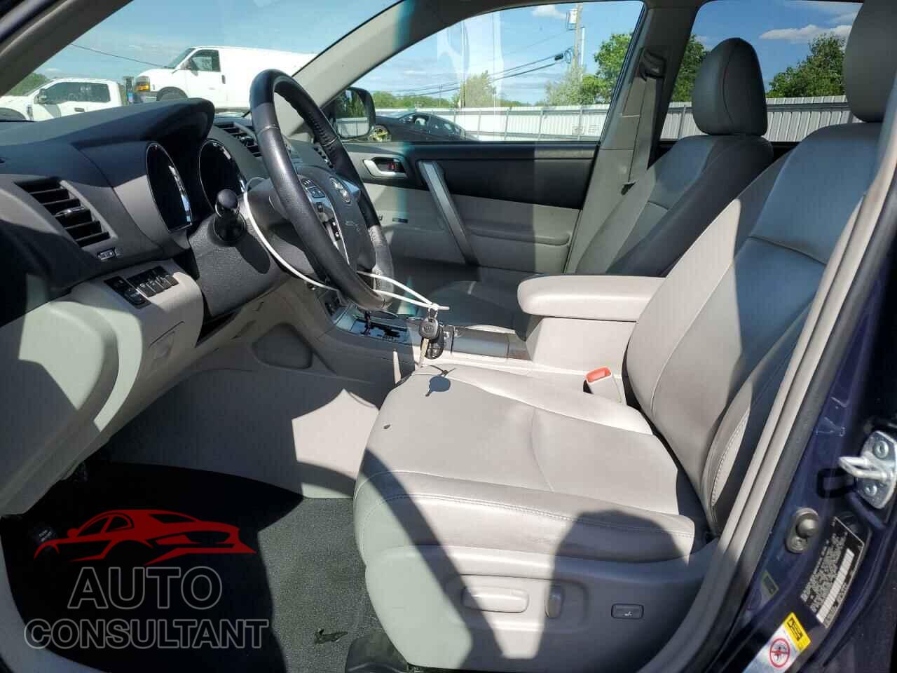 TOYOTA HIGHLANDER 2012 - 5TDBK3EH2CS137929