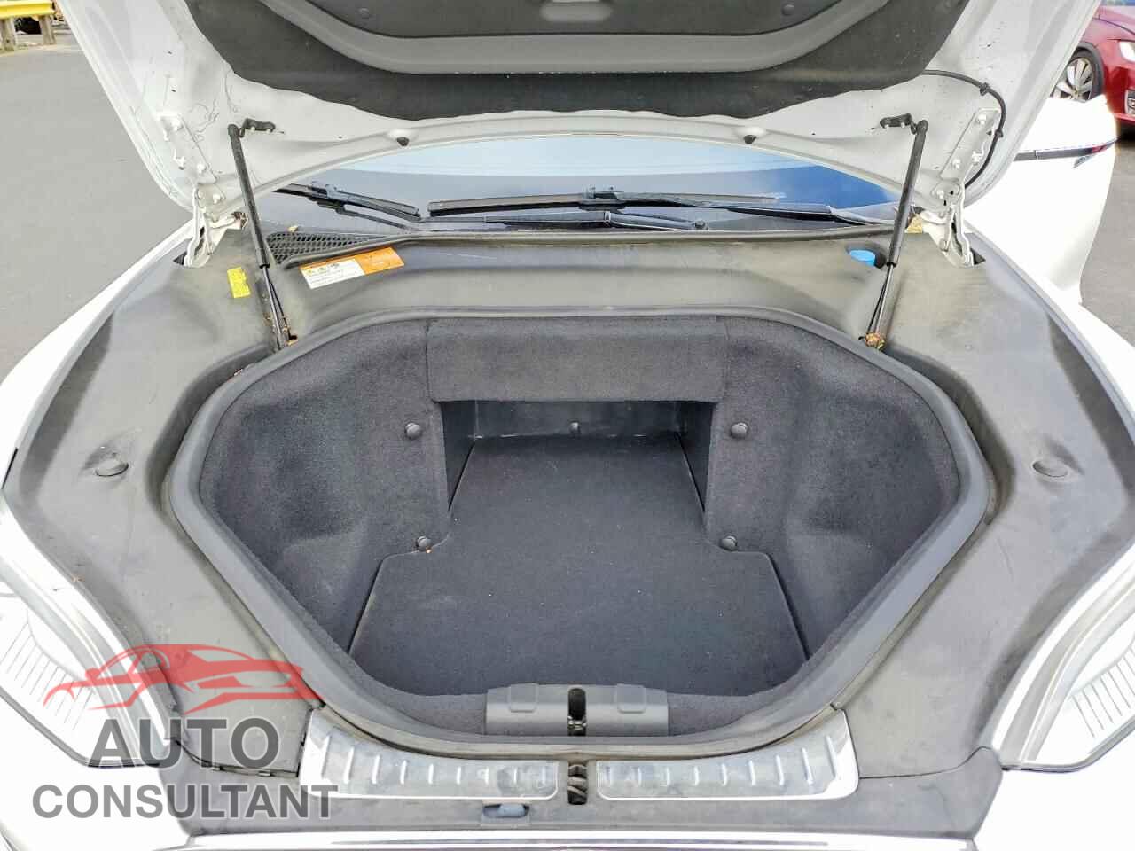 TESLA MODEL S 2013 - 5YJSA1DN0DFP05907