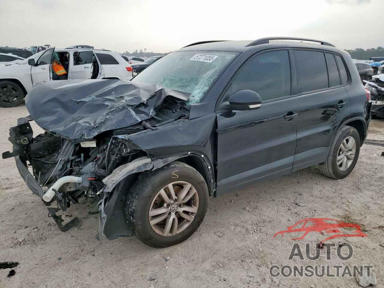 VOLKSWAGEN TIGUAN 2017 - WVGAV7AX4HK030446