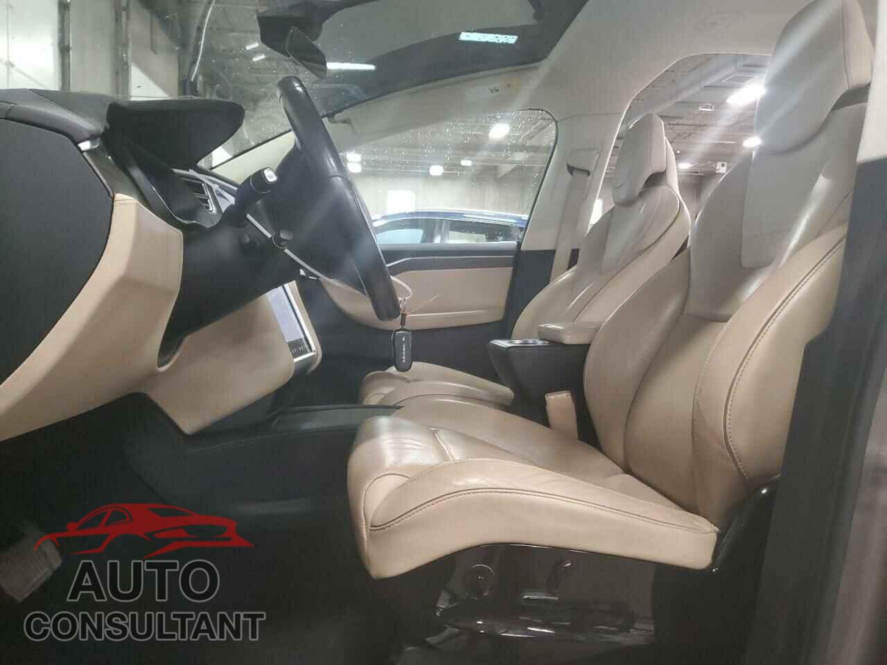 TESLA MODEL X 2016 - 5YJXCBE20GF003018