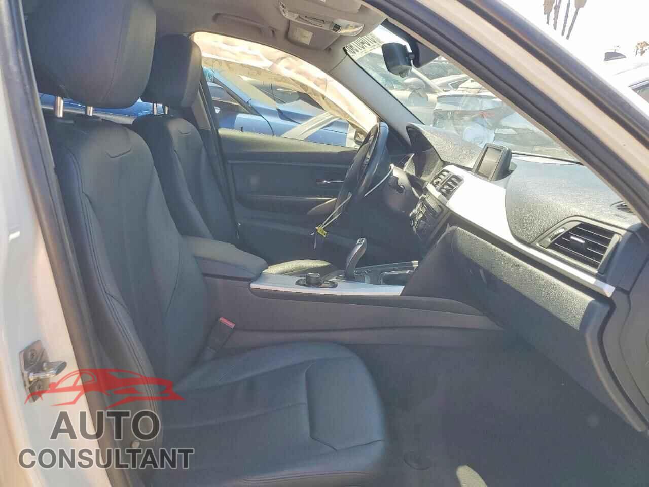 BMW 3 SERIES 2013 - WBA3C1C52DF438696
