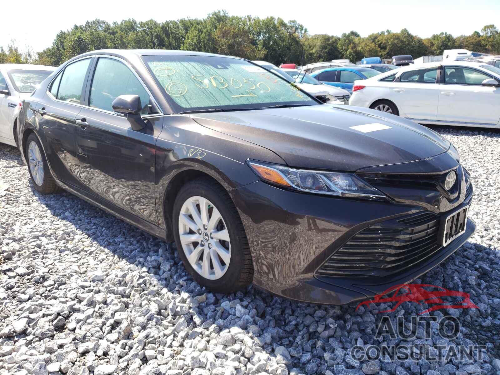 TOYOTA CAMRY 2018 - 4T1B11HK9JU077196