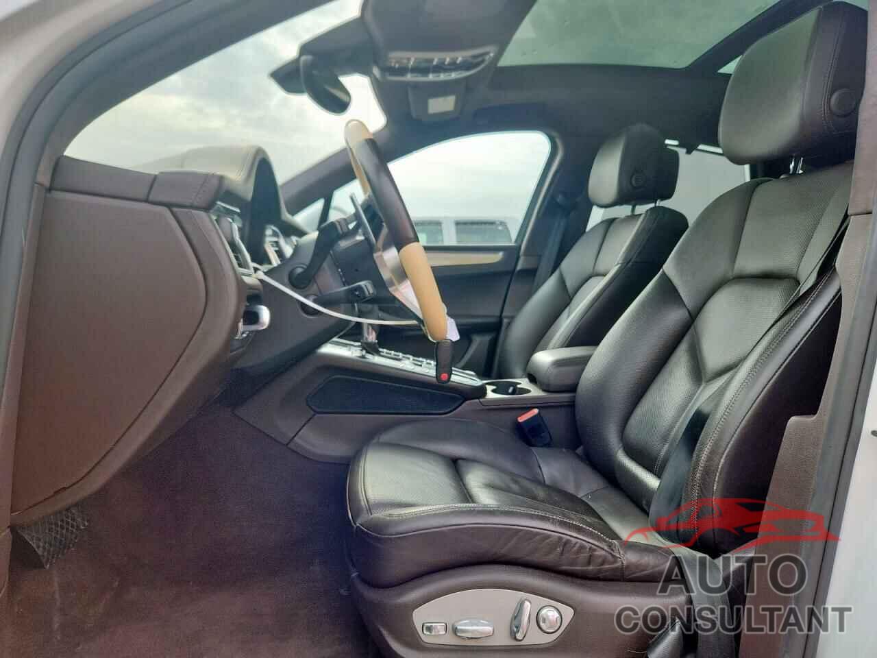 PORSCHE MACAN 2017 - WP1AF2A50HLB61210