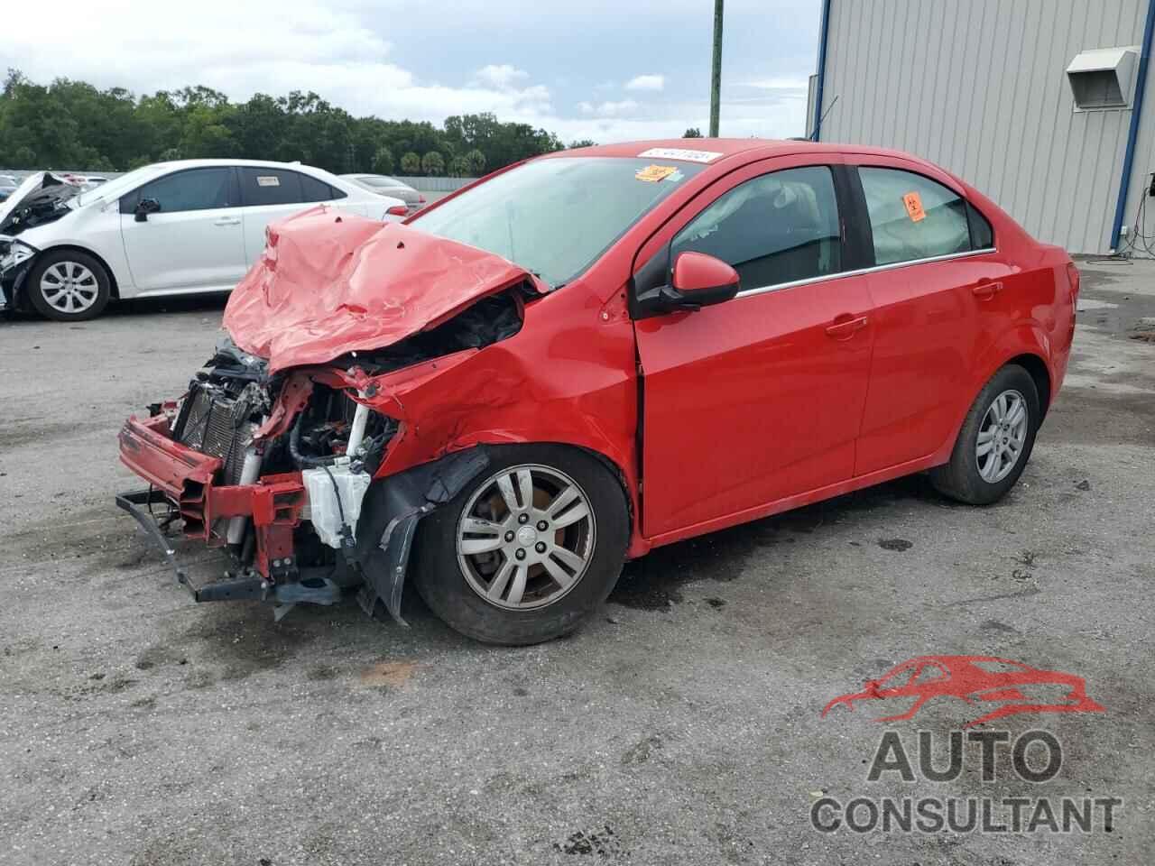 CHEVROLET SONIC 2015 - 1G1JC5SH1F4210595