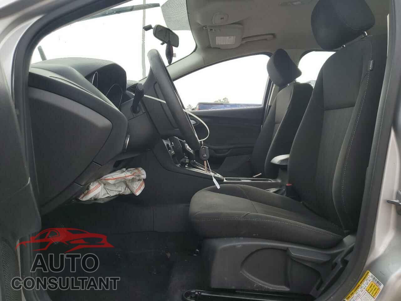 FORD FOCUS 2017 - 1FADP3F23HL328312