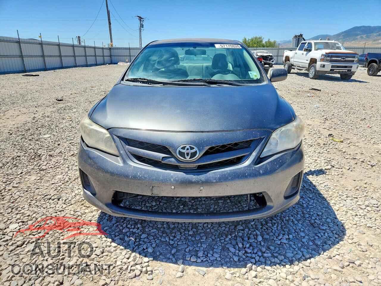 TOYOTA COROLLA 2013 - 2T1BU4EE2DC100606