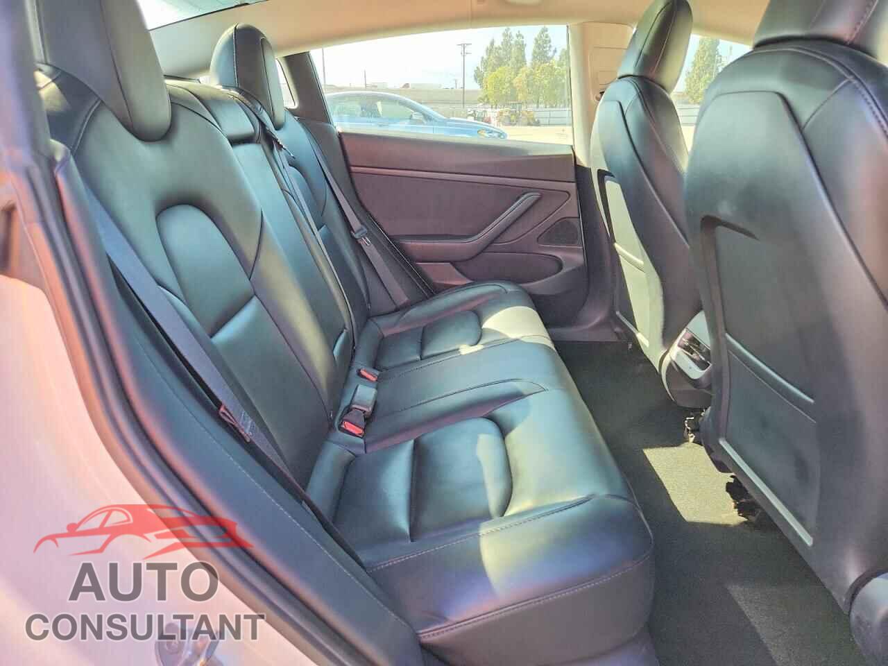 TESLA MODEL 3 2020 - 5YJ3E1EAXLF806455