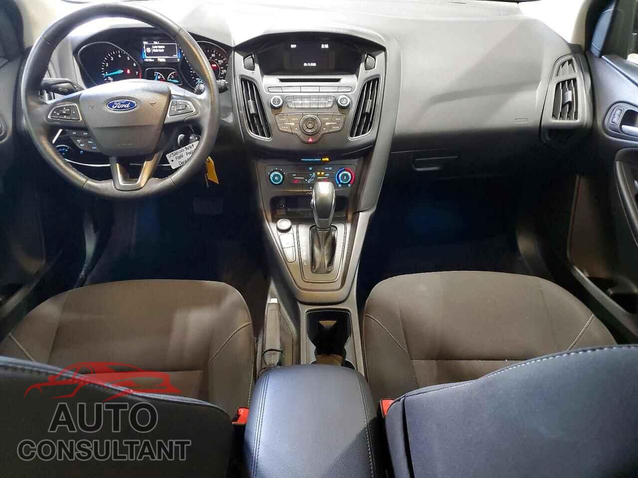 FORD FOCUS 2015 - 1FADP3K2XFL381060