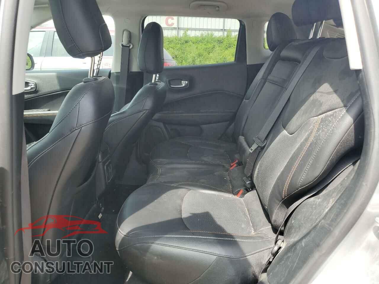 JEEP COMPASS 2019 - 3C4NJDCB5KT854219
