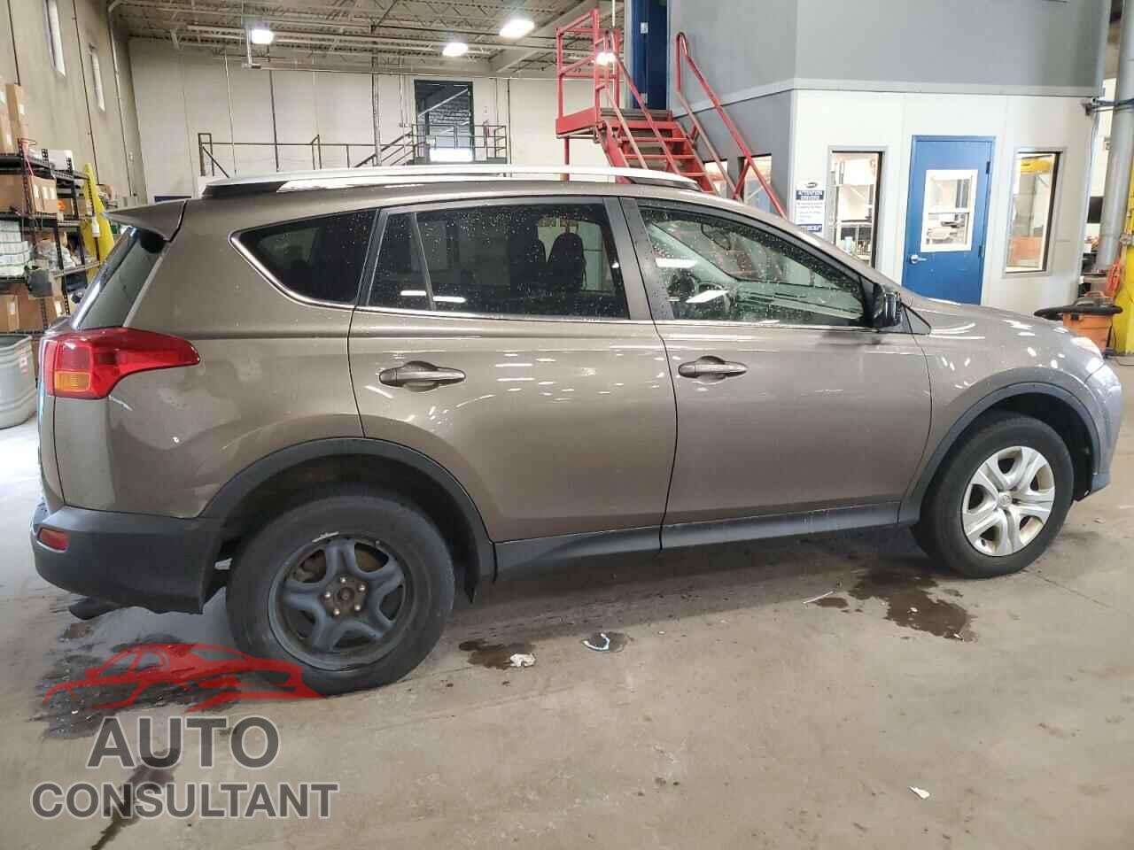 TOYOTA RAV4 2015 - JTMBFREV7FD153802