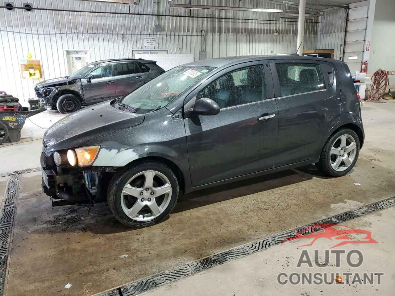 CHEVROLET SONIC 2016 - 1G1JE6SB3G4108552