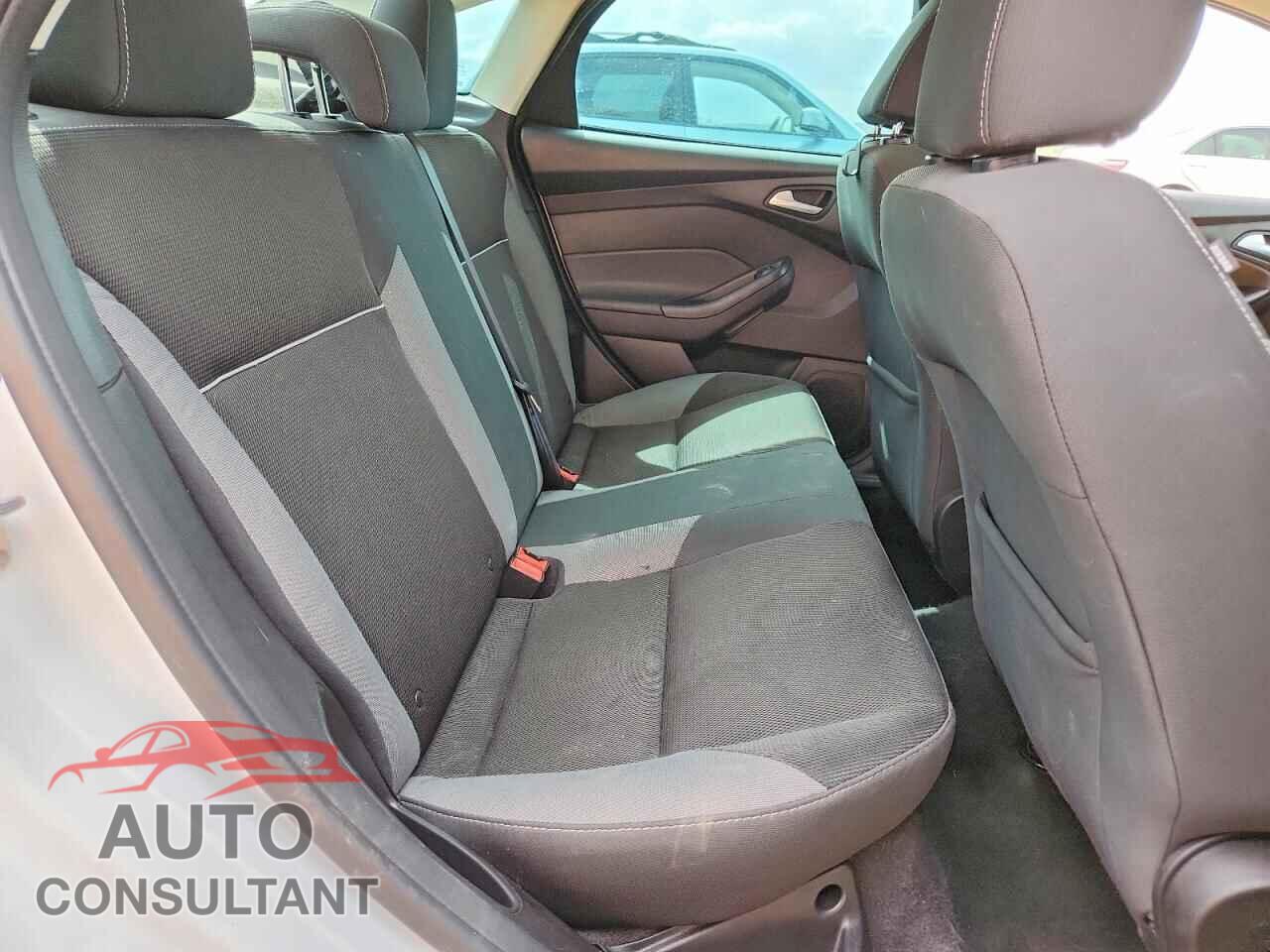 FORD FOCUS 2014 - 1FADP3F23EL453709