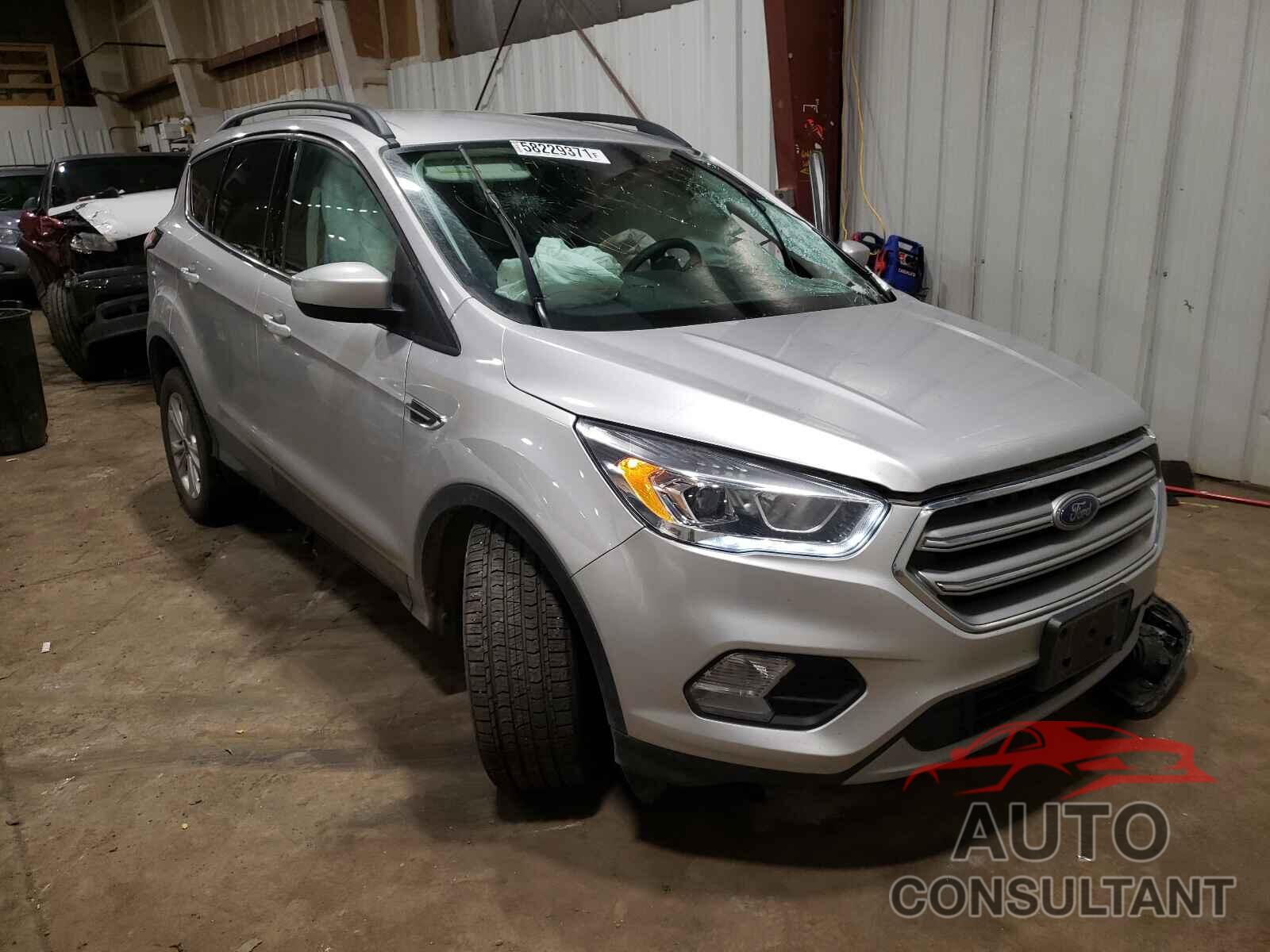 FORD ESCAPE 2017 - 1FMCU9GD5HUD43188