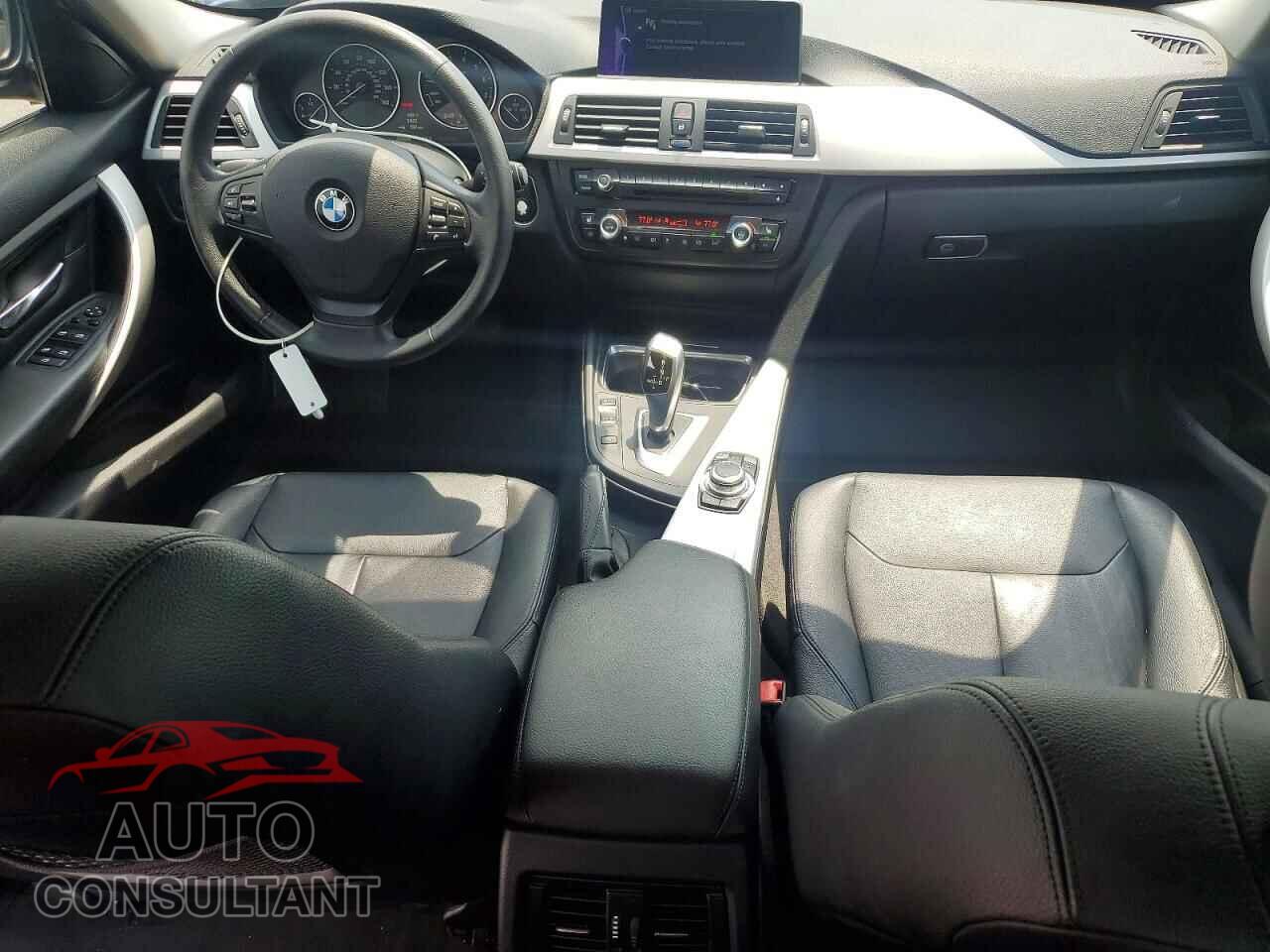 BMW 3 SERIES 2013 - WBA3A5G50DNP26486