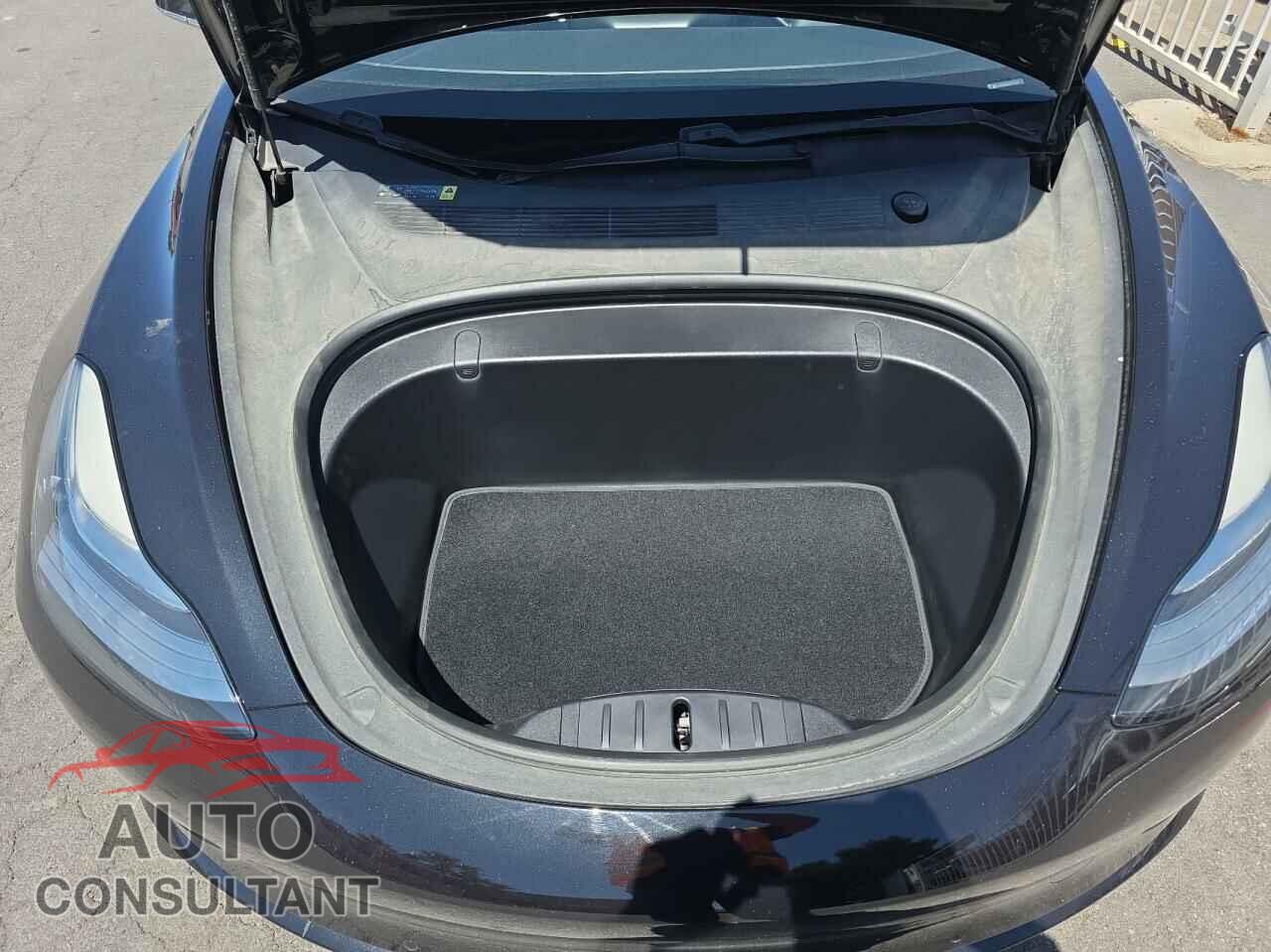 TESLA MODEL 3 2018 - 5YJ3E1EB8JF070461