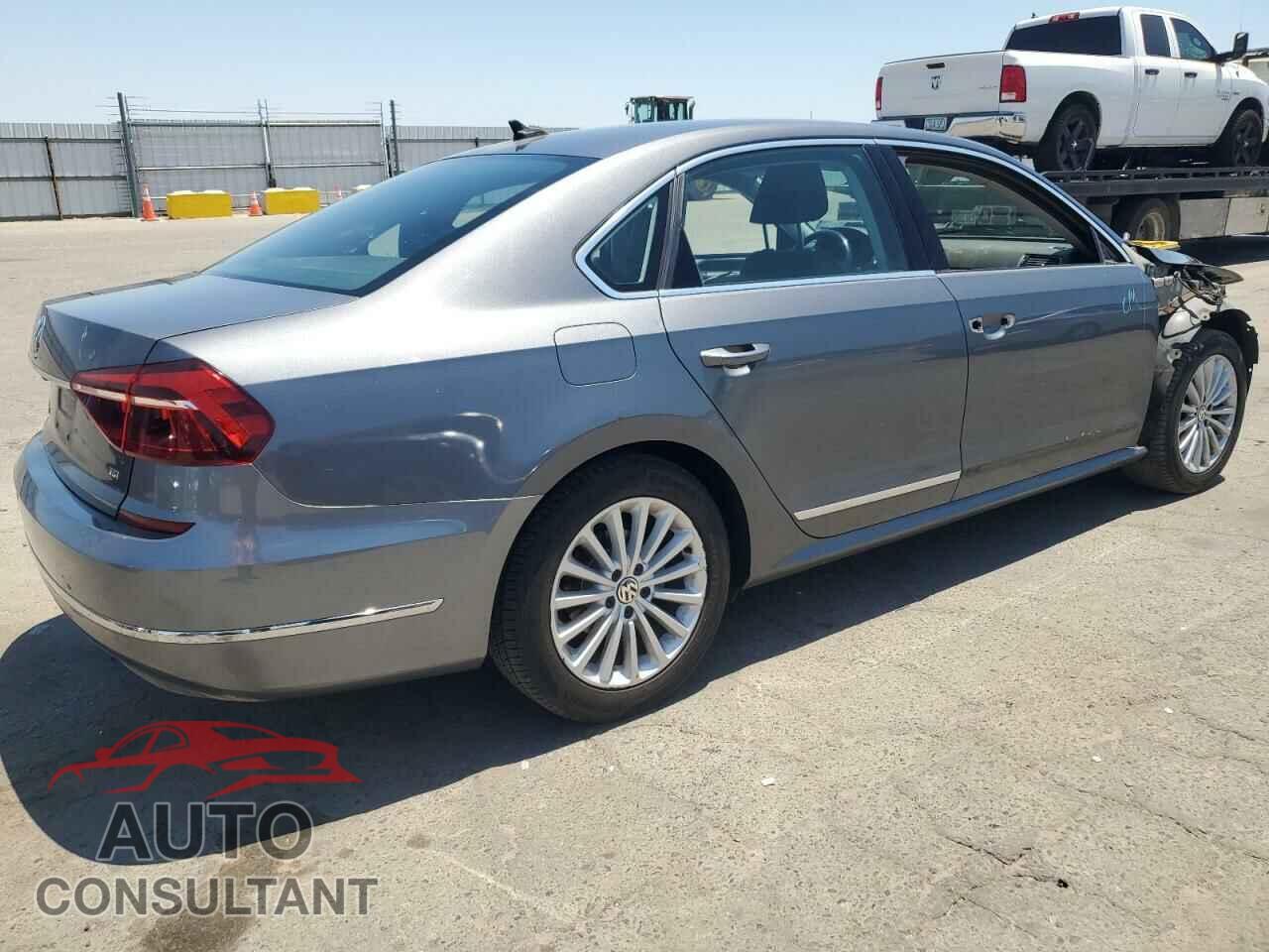 VOLKSWAGEN PASSAT 2017 - 1VWBT7A34HC062848
