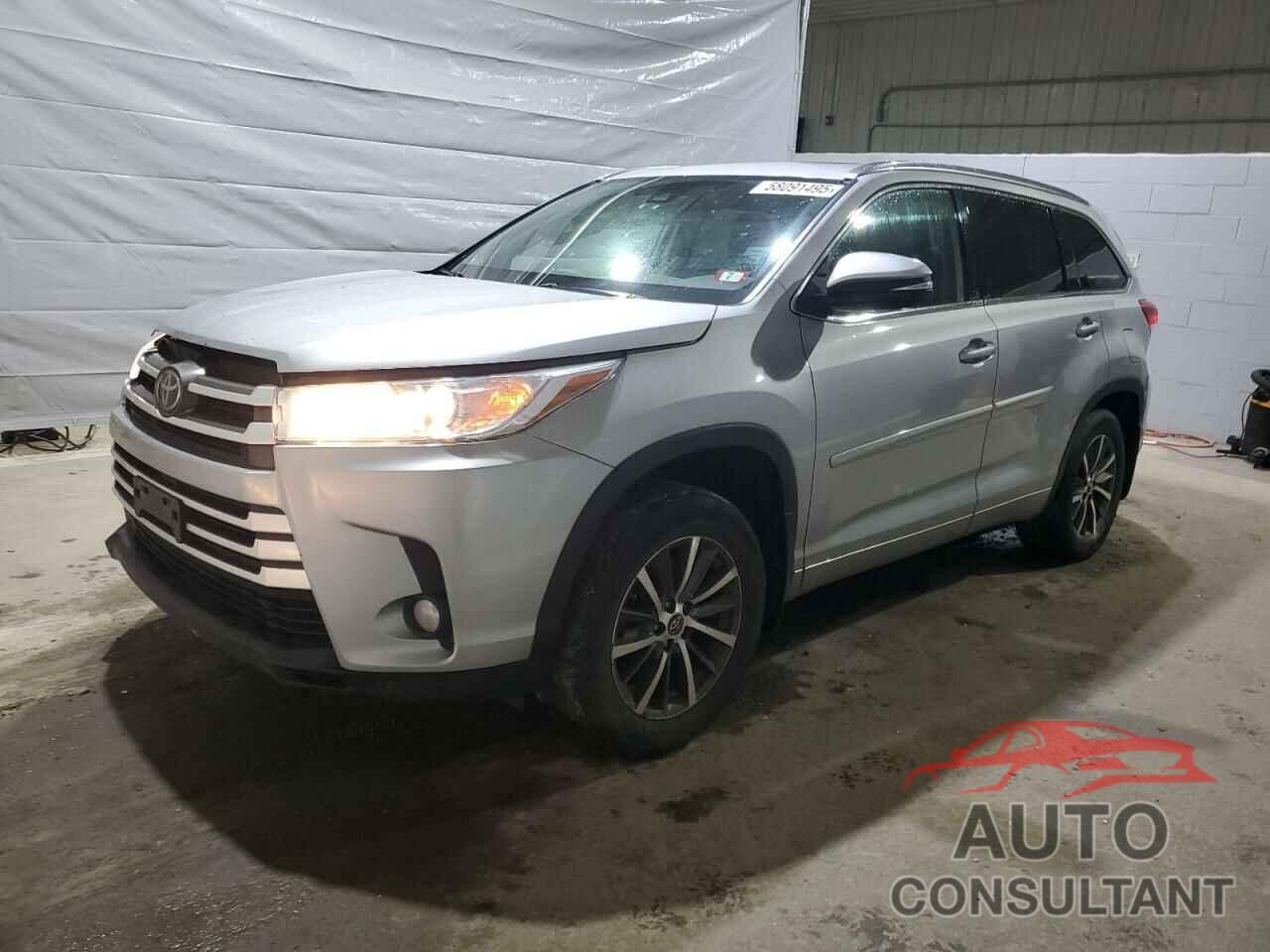 TOYOTA HIGHLANDER 2018 - 5TDJZRFH0JS861771