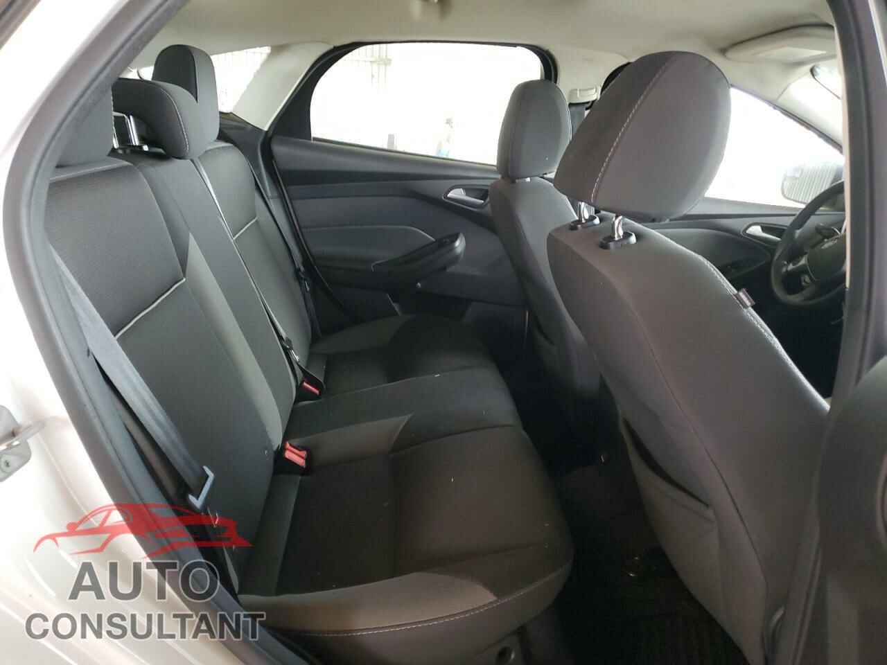 FORD FOCUS 2014 - 1FADP3K23EL211184